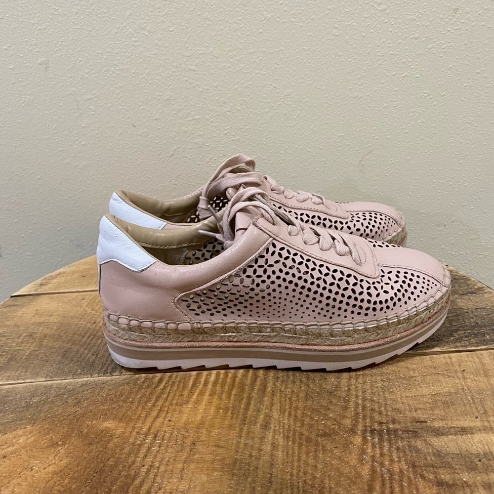 Marc Fisher LTD Walden Leather Vented Sneakers size 6.5